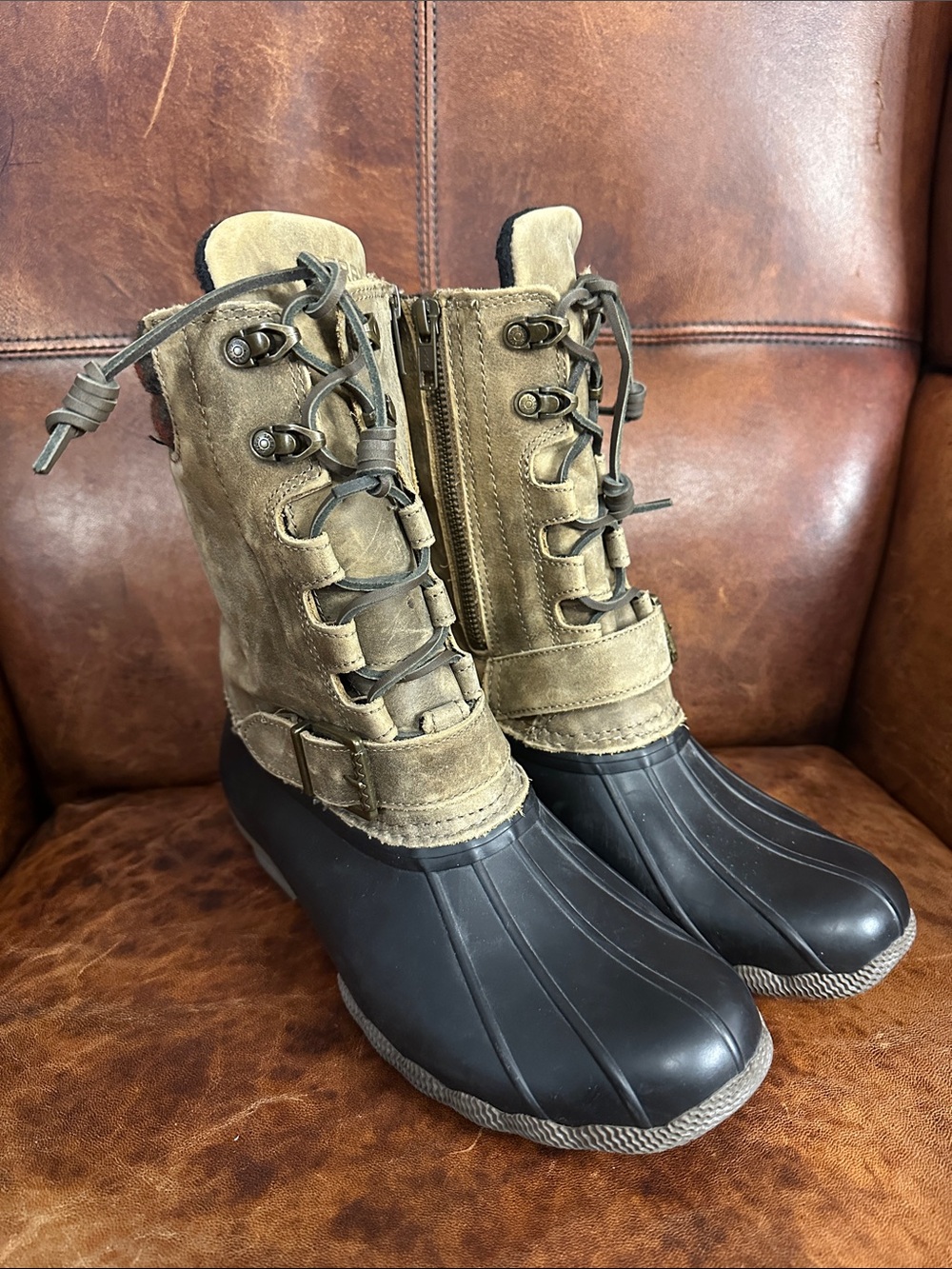 Sperry Women’s 8 Tan and Black Lace-Up Duck Boots